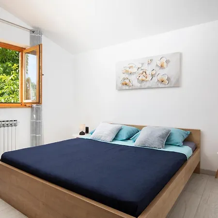 Apartment Anna Apartment Sisan